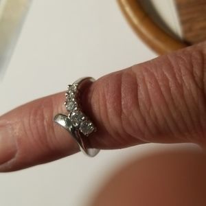 14kt white gold diamond ring